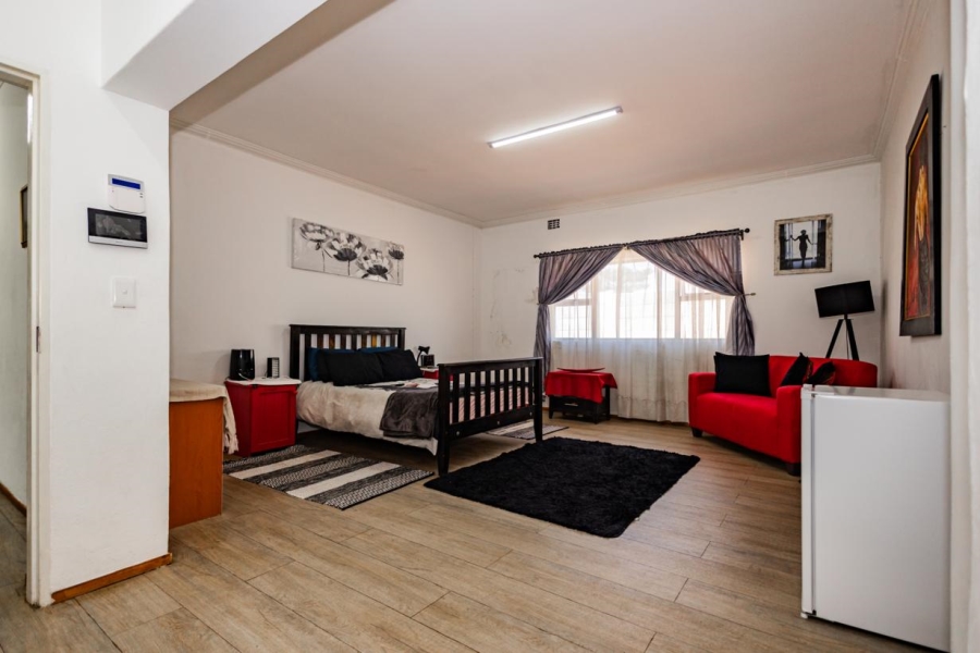 8 Bedroom Property for Sale in Joostenbergvlakte Western Cape